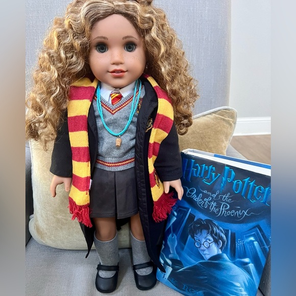 Luna Lovegood Doll Necklace - Picture 4 of 9